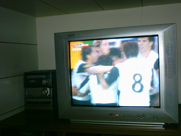 creo que ha sido otro gol, pero lo han dicho en chino y no me he entarao muy bien.jpg